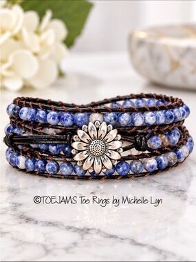 FRIENDSHIP BRACELET Daisy Button Leather and Quartz Adjustable Wrap Hand…